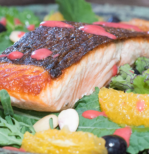 Salmon Salad with Raspberry Vinaigrette - Digestive Nutrition Clinic